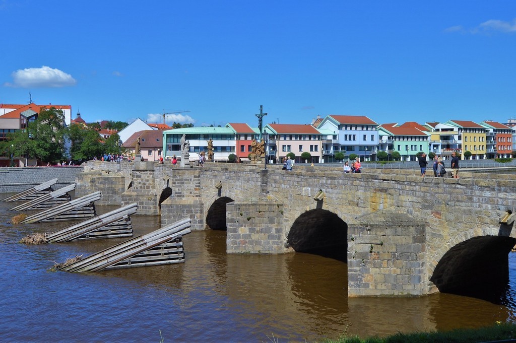 prachensko-pamatky-v-podhuri-sumavy-kamenny-most-pisek-poznavaci-zajezdy-po-cesku